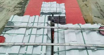 安康 芝麻白仿形加直形路沿石出货日常