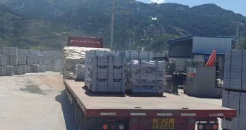 安康 芝麻白仿形路沿石，直形路沿石