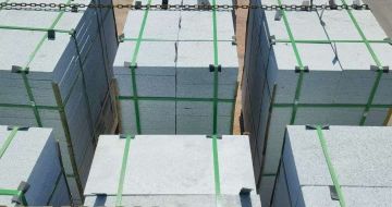 安康 芝麻白花岗岩5公分地铺石 花岗岩厂家工厂装车日常