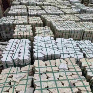 安康 黄金麻白麻花岗岩荔枝面地铺石(冰裂纹)