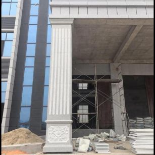 安康 芝麻白光面花岗岩门楼大柱（罗马柱）配雕花底座