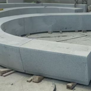 安康 芝麻白花岗岩光面弧形坐凳