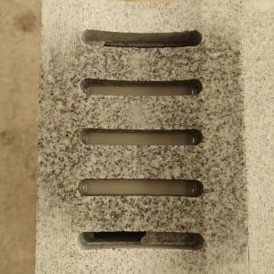 安康 芝麻白拉丝面花岗岩U型开槽排水槽