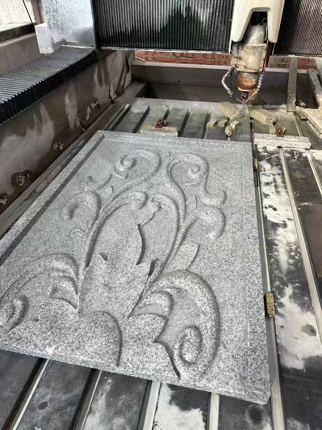 安康 白麻别墅干挂雕花板