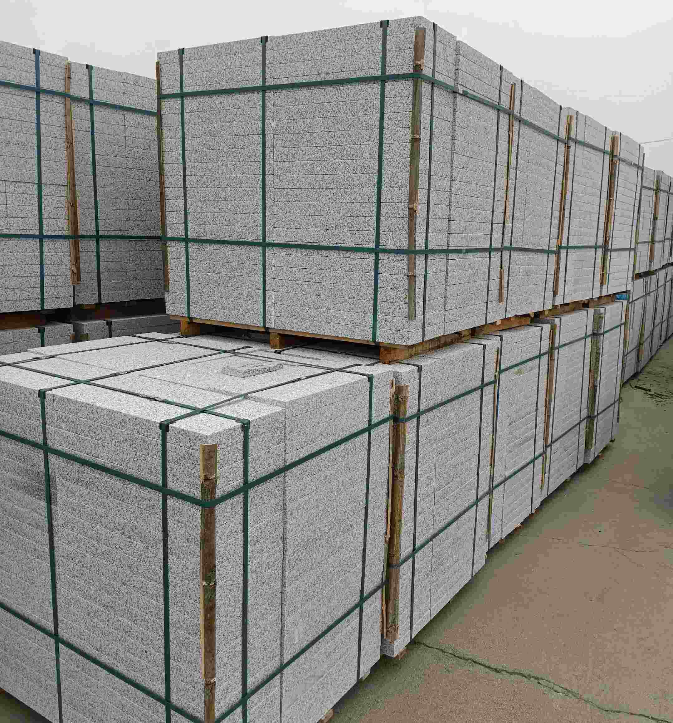 安康 白麻花岗岩石材荔枝面地铺石（300*600*50）