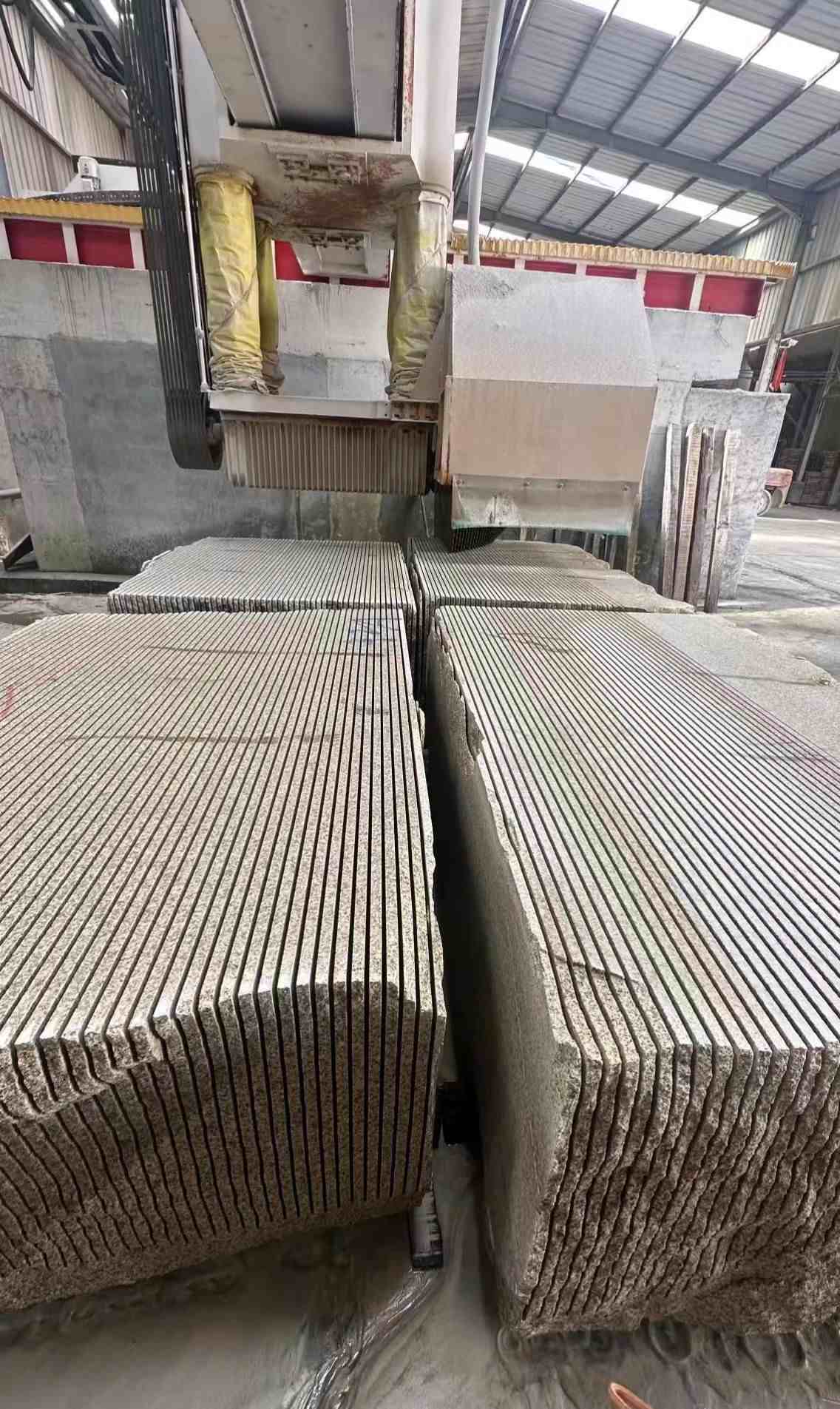 安康 车间生产日常，黄金麻白麻花岗岩