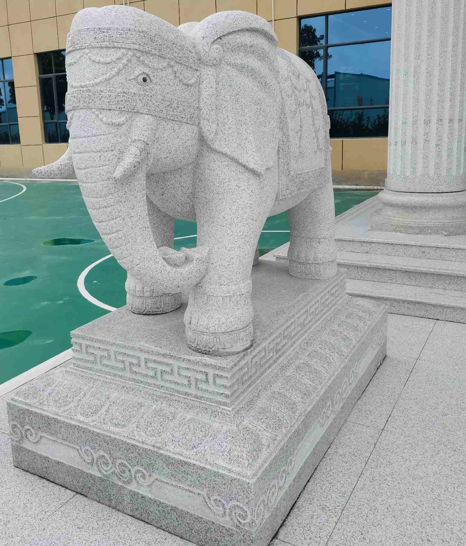 安康 白麻花岗岩动物异形石雕-大象