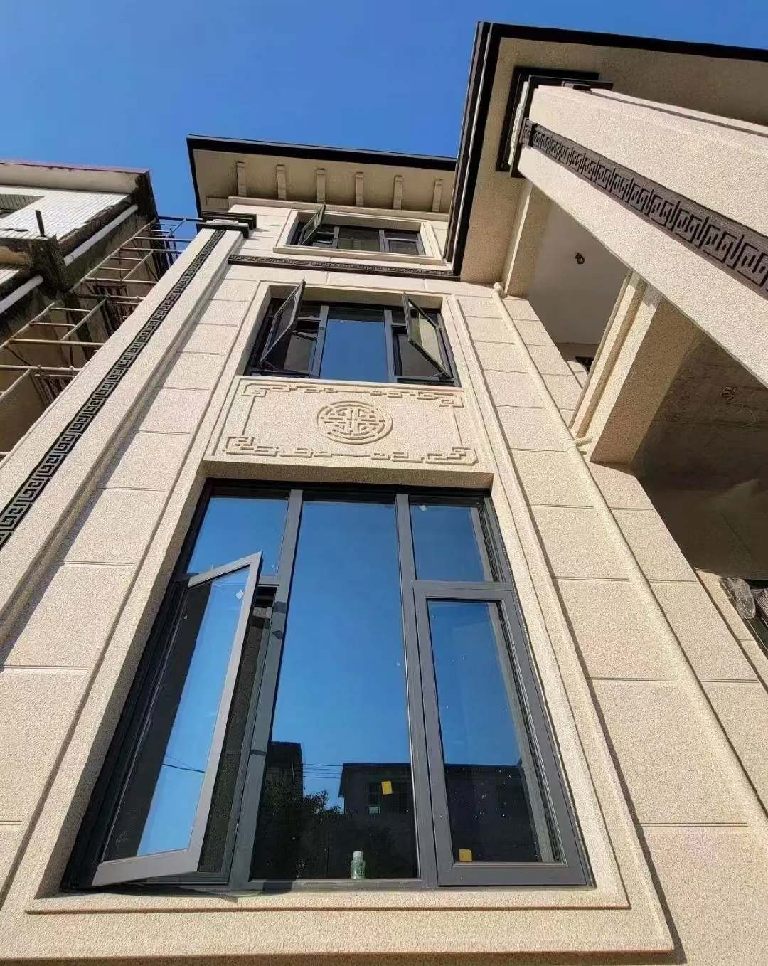 安康 黄金麻荔枝面别墅外墙干挂效果展示