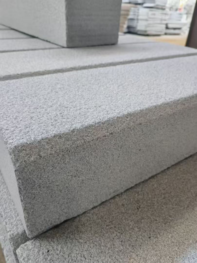 安康 芝麻灰荔枝面路沿石