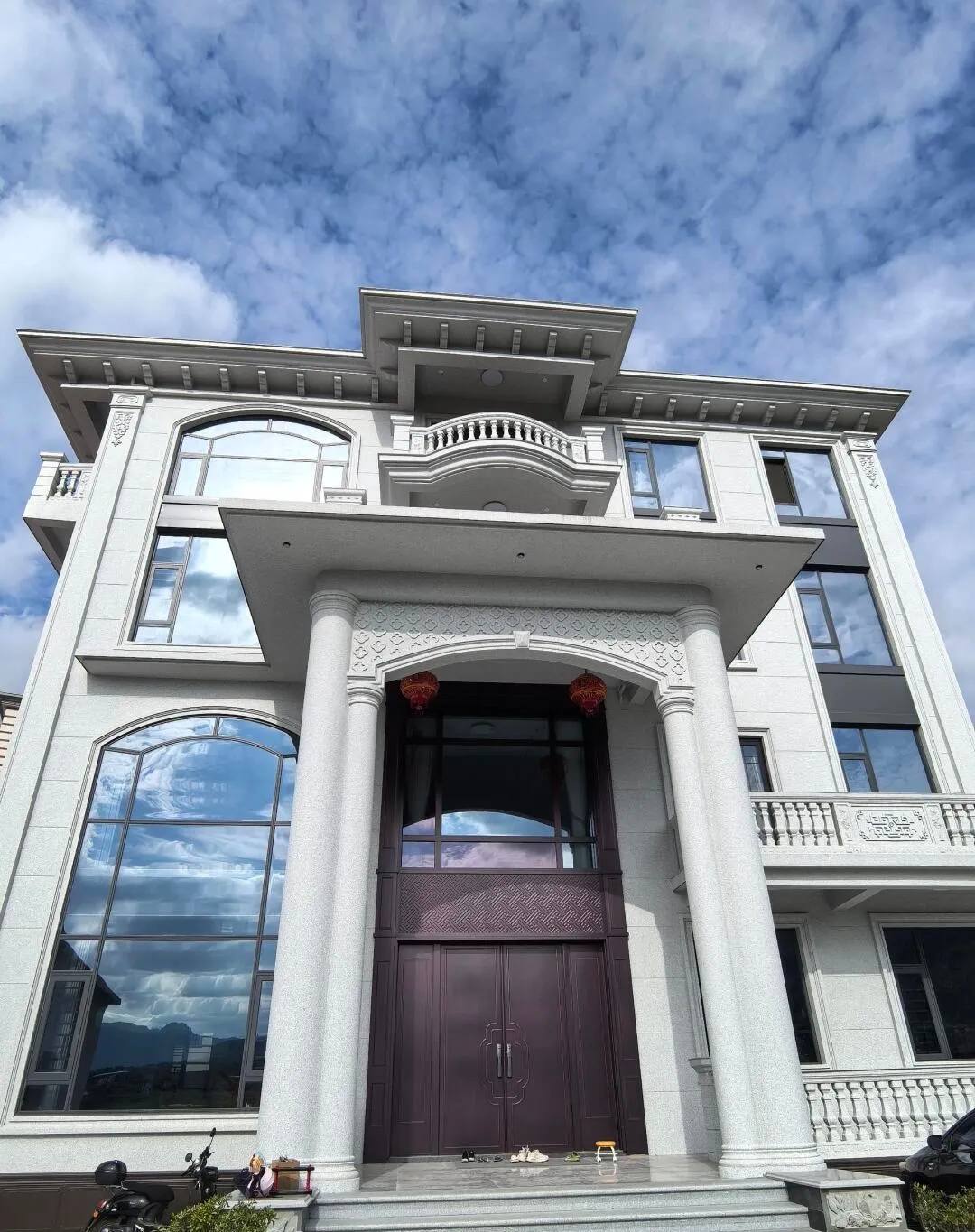 安康白麻别墅外墙干挂石材效果示例