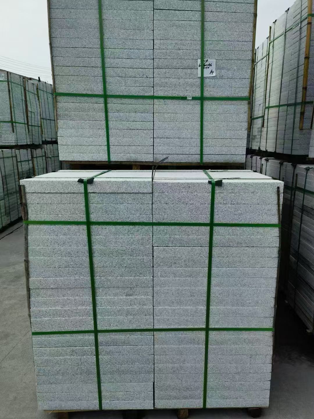 安康 芝麻白火烧，园林广场市政工程地铺石，1.8~5.0厚均有现货