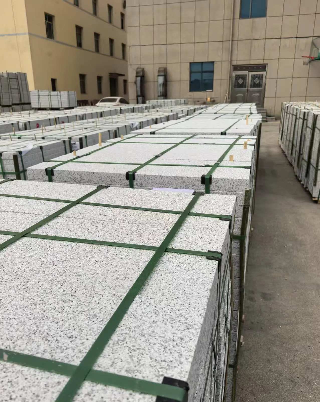 安康 白麻花岗岩5.0公分荔枝面地铺石