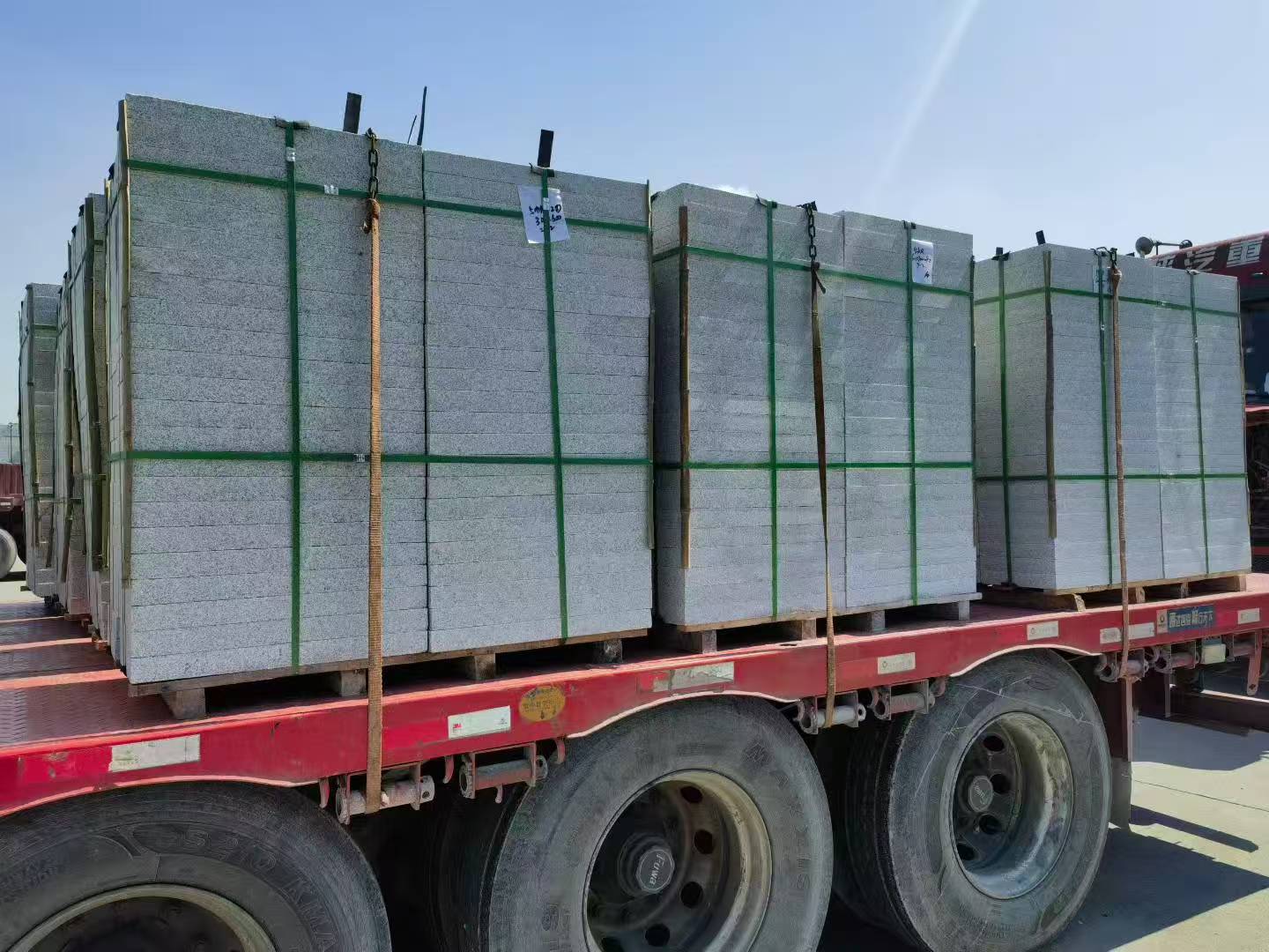 安康芝麻白花岗岩出货日常地铺石