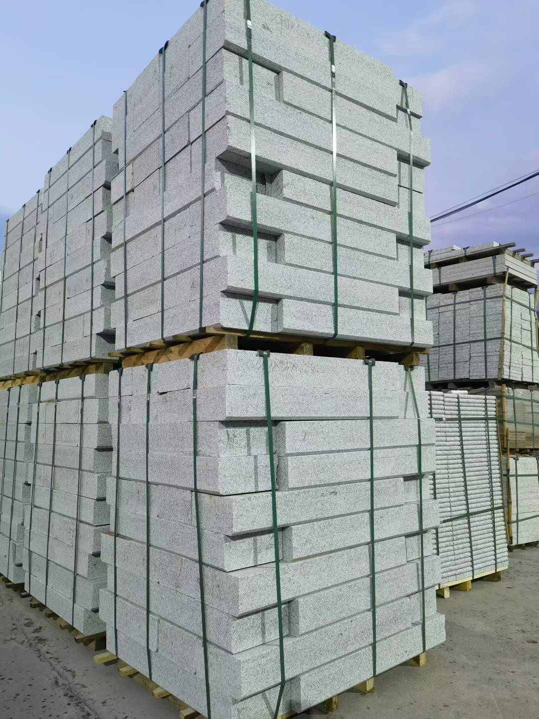 安康 芝麻白花岗岩路沿石，路缘石，路肩石，道牙，立缘石，马路牙子，街沿石，侧石等